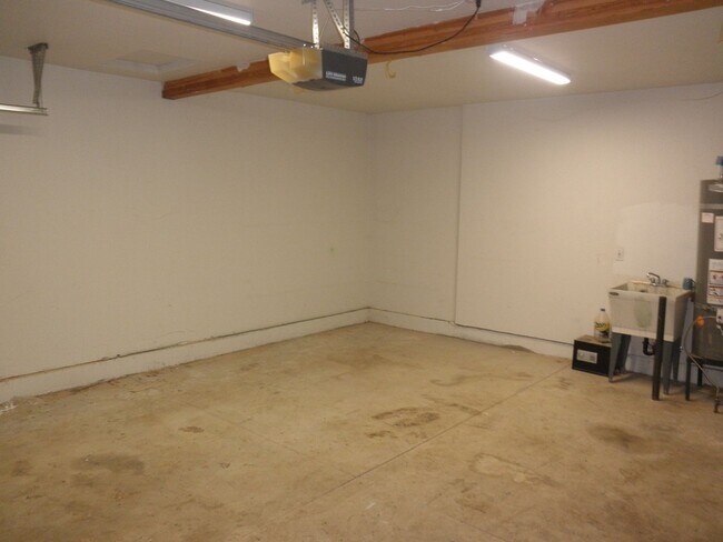 Building Photo - Updated