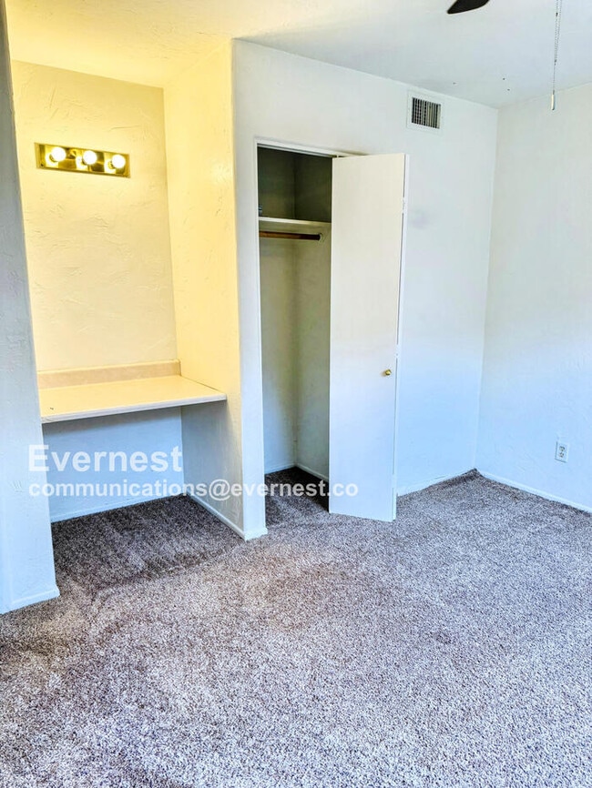 Building Photo - 7370 W Beryllium Ln