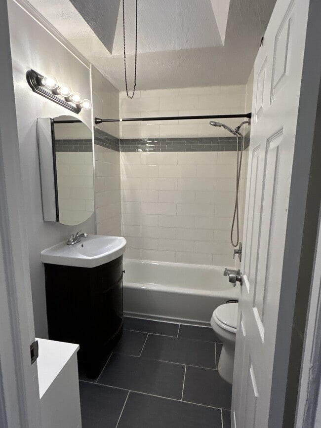 Building Photo - 4129 Greeby St