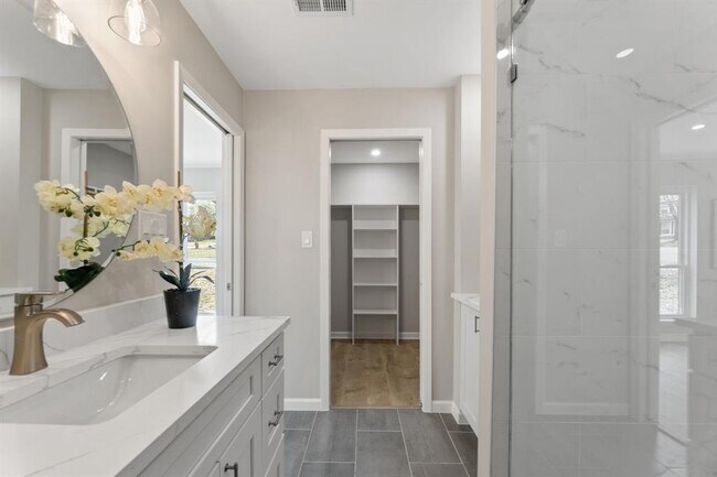 Building Photo - 7603 Barcelona Cove