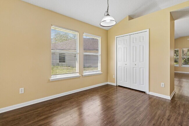 Building Photo - Single-Story OakLeaf Plantation Home Near Shopping, Schools and Recreation