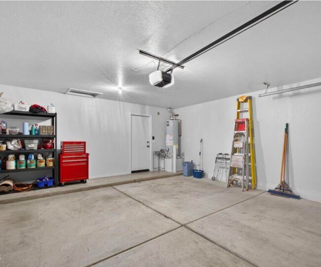 Building Photo - GORGEOUS home in the heart of Gilbert!