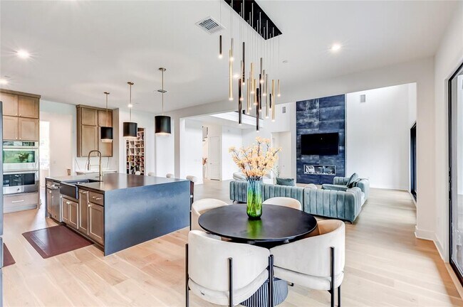 Building Photo - 1420 Lucera Bnd