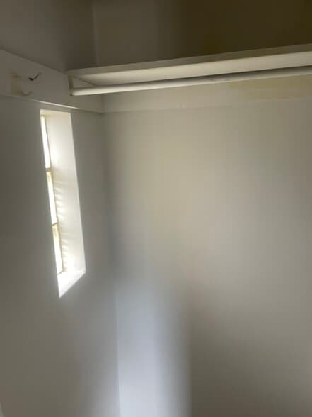 walk in closet - 1995 Kingston St