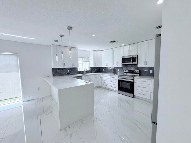 Building Photo - 4534 SW 127th Terrace