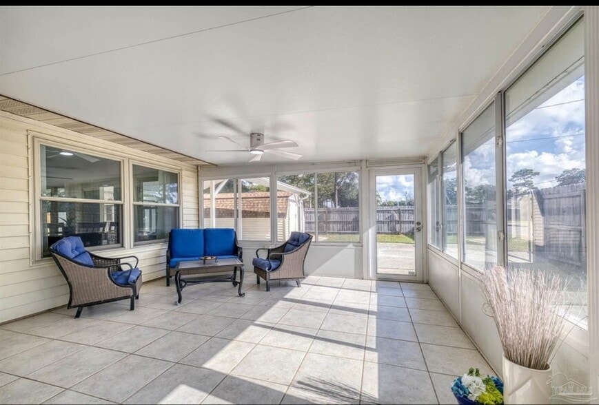 Building Photo - 4866 Cuerro Ct