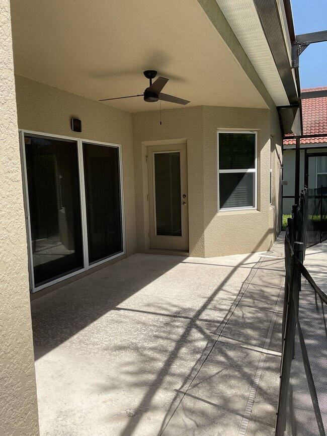 Building Photo - 5-Bed / 4.5 Bath Pool Home Available Now!