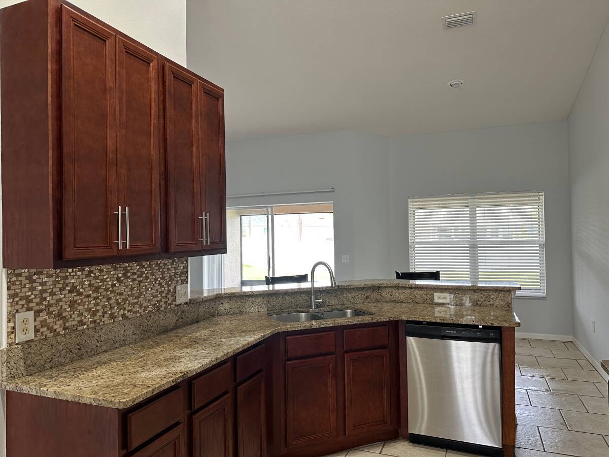 Building Photo - 1535 Heartwellville St NW