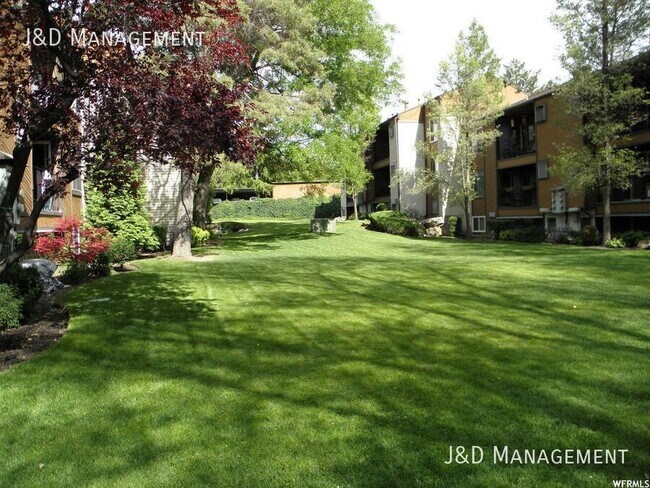 Building Photo - 2416 S Elizabeth St