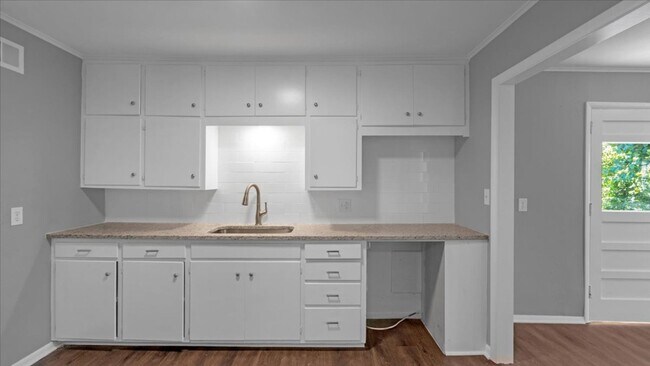 Building Photo - Holiday special / January rent 60% off