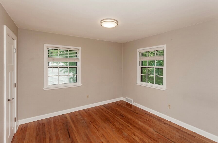 Building Photo - 2033 Friley Rd