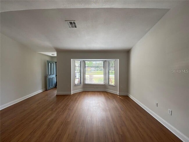 Building Photo - 3892 Suburban Ln
