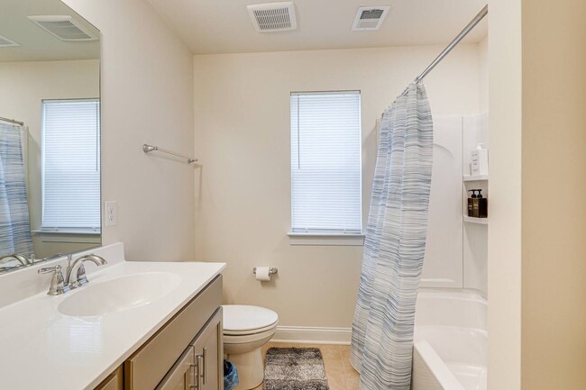 Building Photo - 23525 E Gate Dr