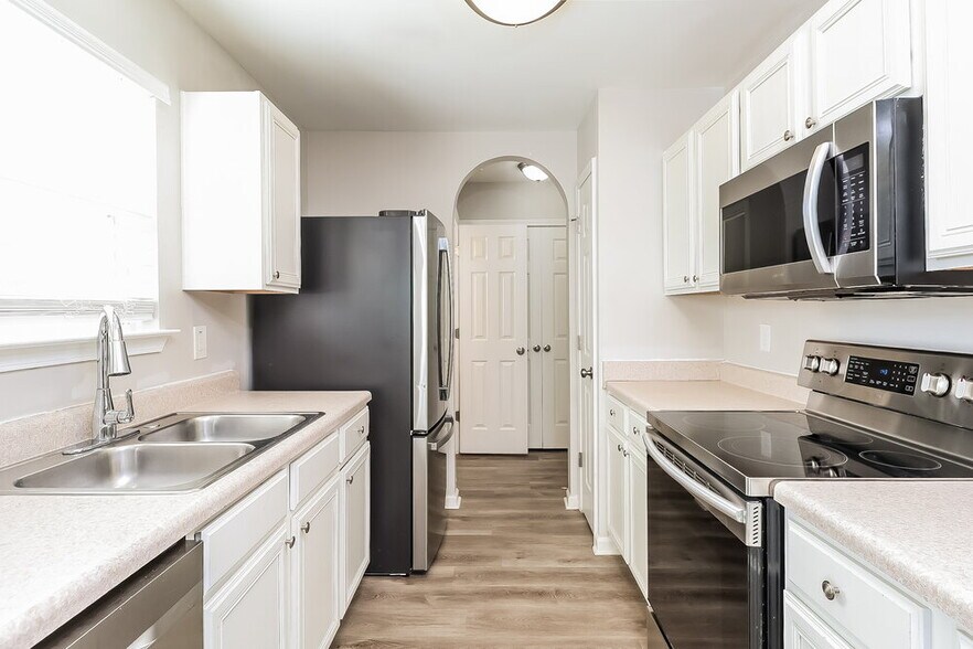 Building Photo - 1121 Vistalite Ln