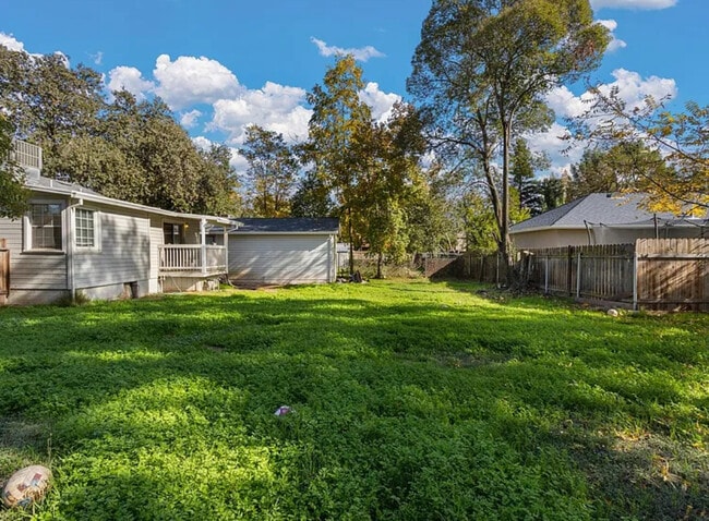 Building Photo - APPLY NOW