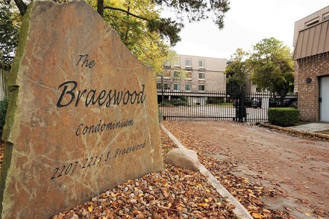 Building Photo - 2207 S Braeswood Blvd