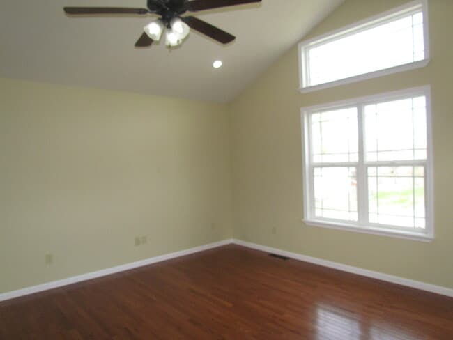 Building Photo - Available 6/14