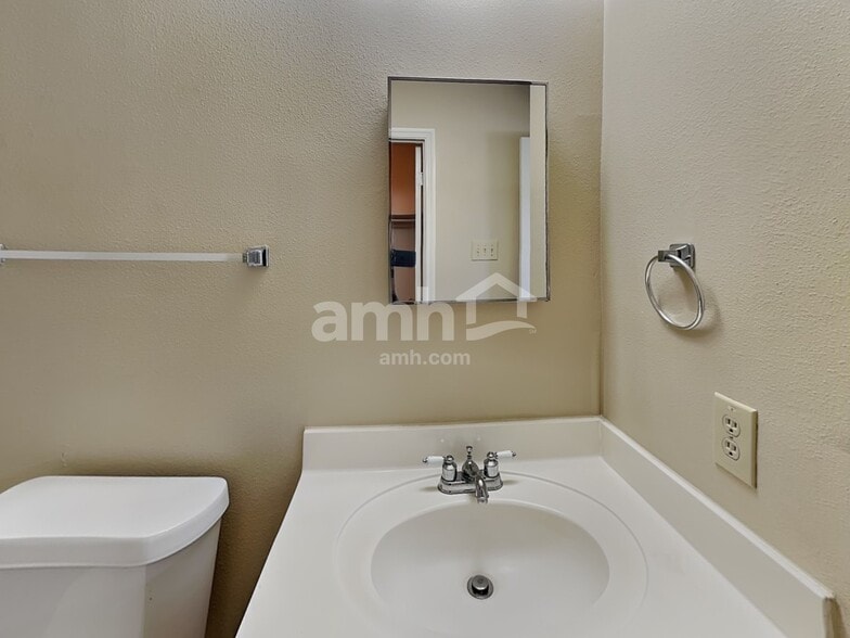 Building Photo - 7119 Rock Blf