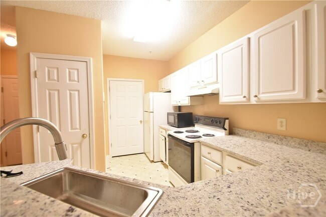 Building Photo - 1202 Walden Park Dr
