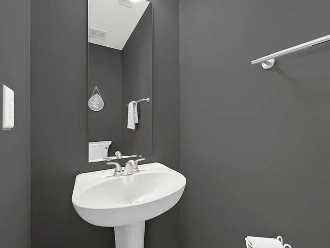 Building Photo - Earn Wealth While Leasing - Like a Homeowner - Lease to Own