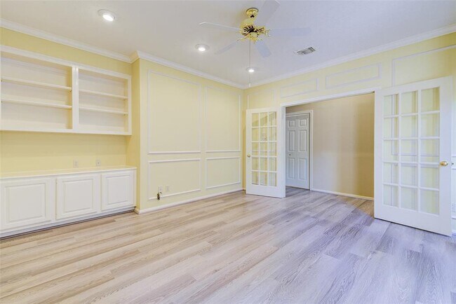 Building Photo - 16606 Shadow Path Dr