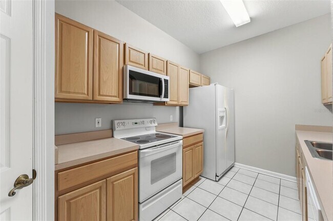 Building Photo - 1224 S Hiawassee Rd