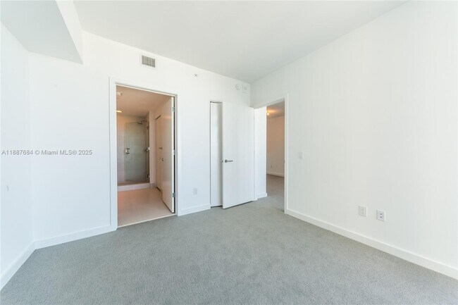 Building Photo - 501 NE 31st St