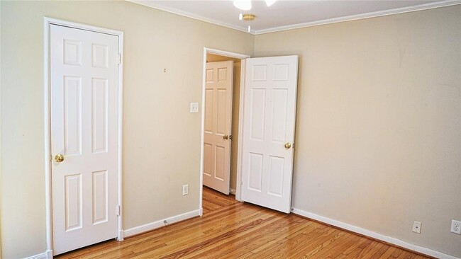 Building Photo - 2047 McClendon St