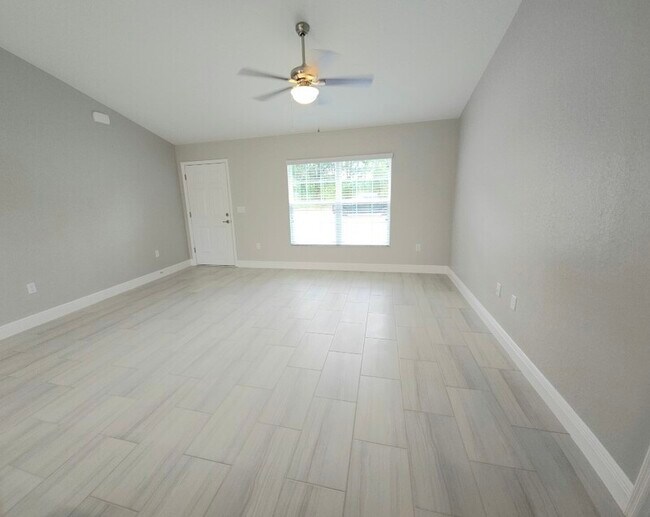 Building Photo - 16318 SW 17th Ave