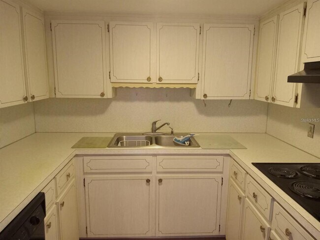 Building Photo - 2462 Brazilia Dr