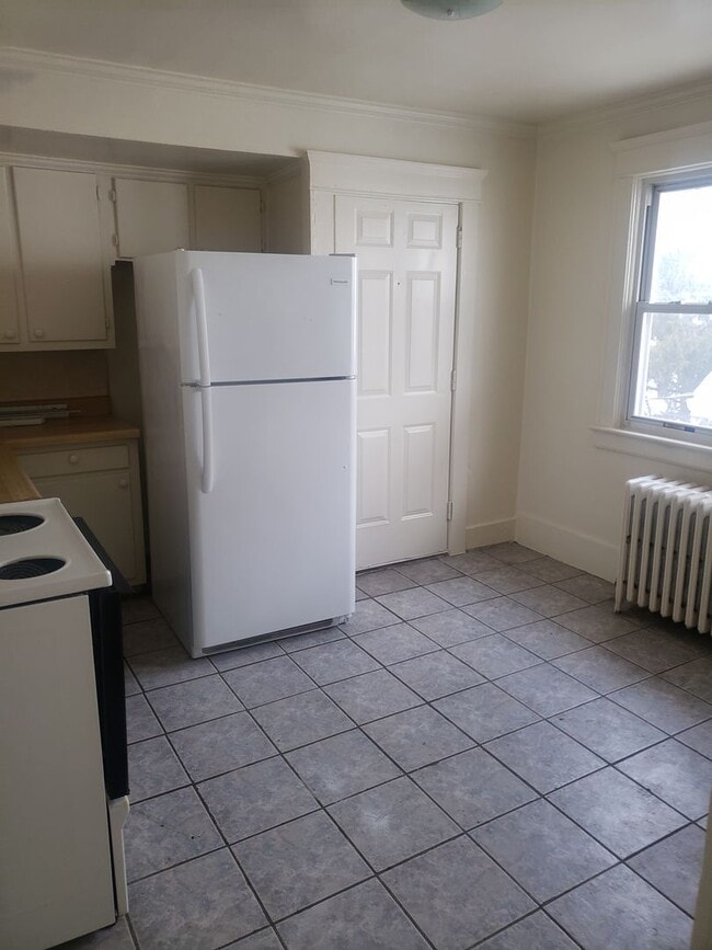 Building Photo - 2 BR Apartment near Franke Park