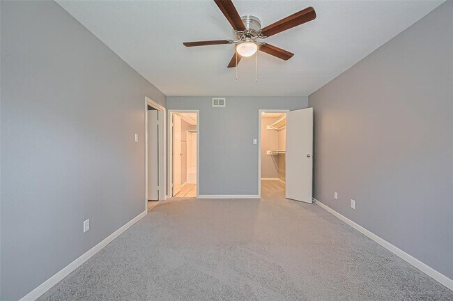 Building Photo - 12905 Woodforest Blvd