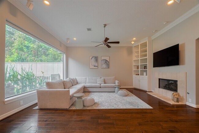 Building Photo - 4006 Lanark Ln