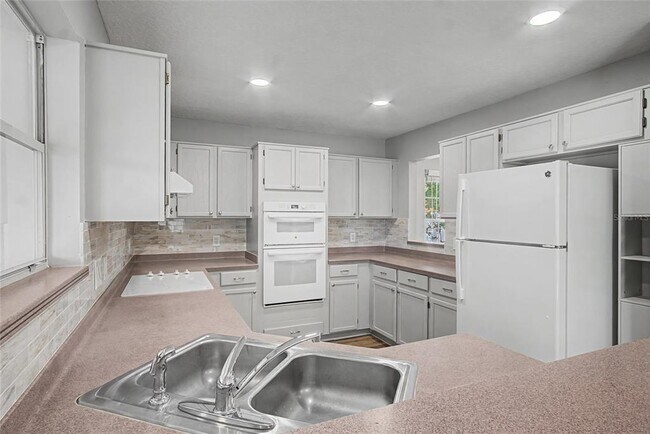 Building Photo - 11462 Commercial St