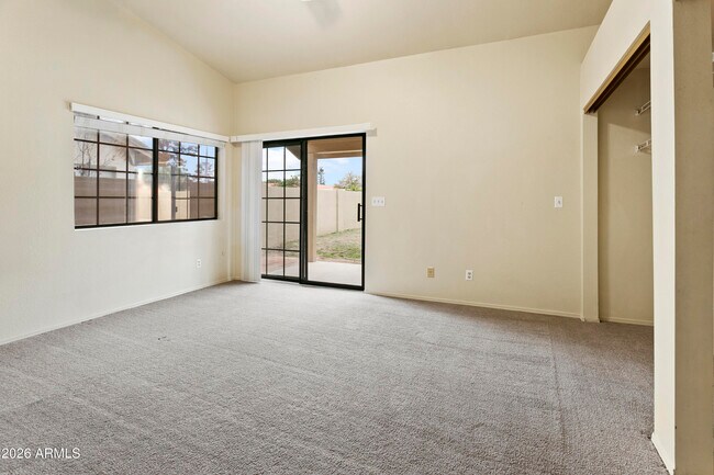 Building Photo - 1226 E Northshore Dr