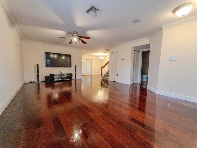 Building Photo - 9113 Vineyard Lake Dr