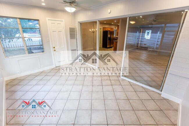 Building Photo - 5142 N 18th Pl