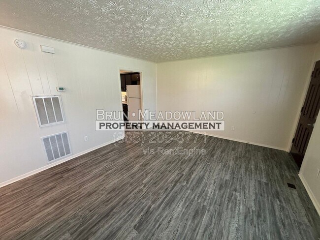 Building Photo - 1930 Lovell Rd