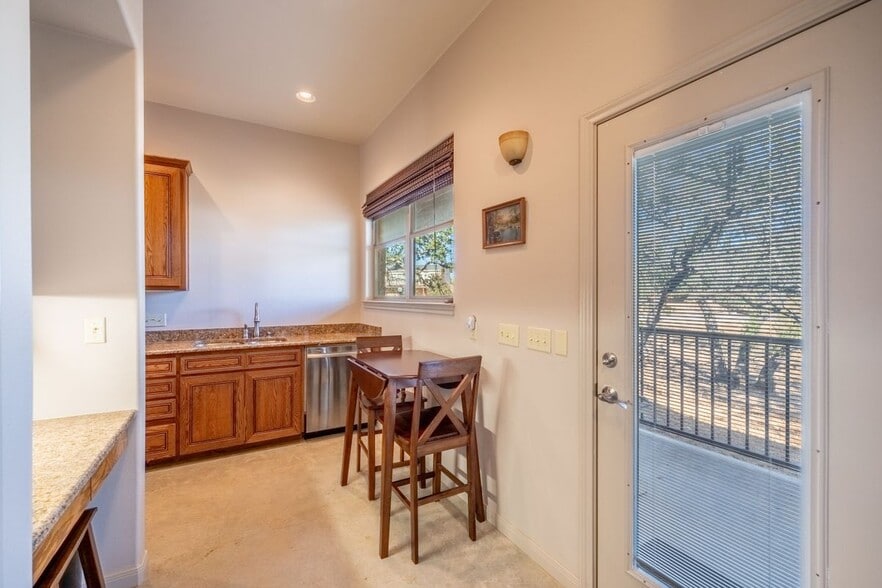 Building Photo - 103 Rolling Hills Dr