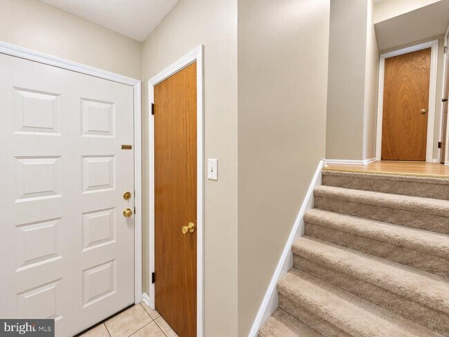 Building Photo - 5 Aspen Way