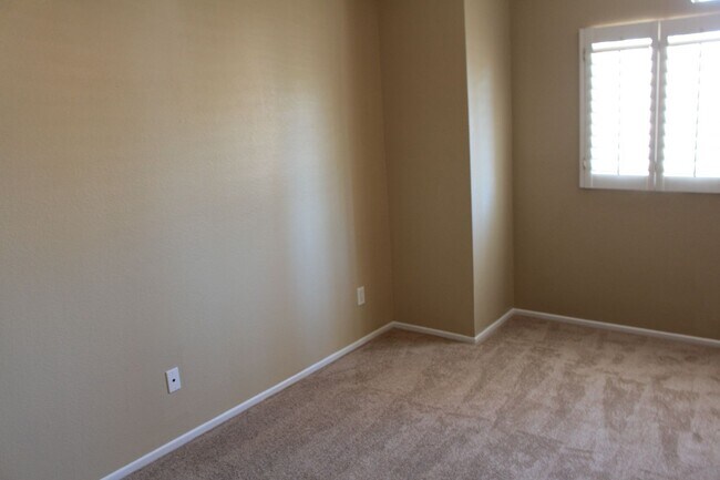 Building Photo - 4BR/3Bth Home in Rancho Del Oro!! –Maplewood