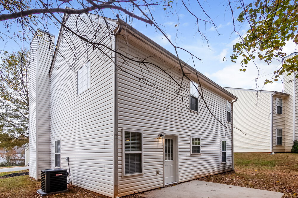 Building Photo - 905 Grassy Patch Ln