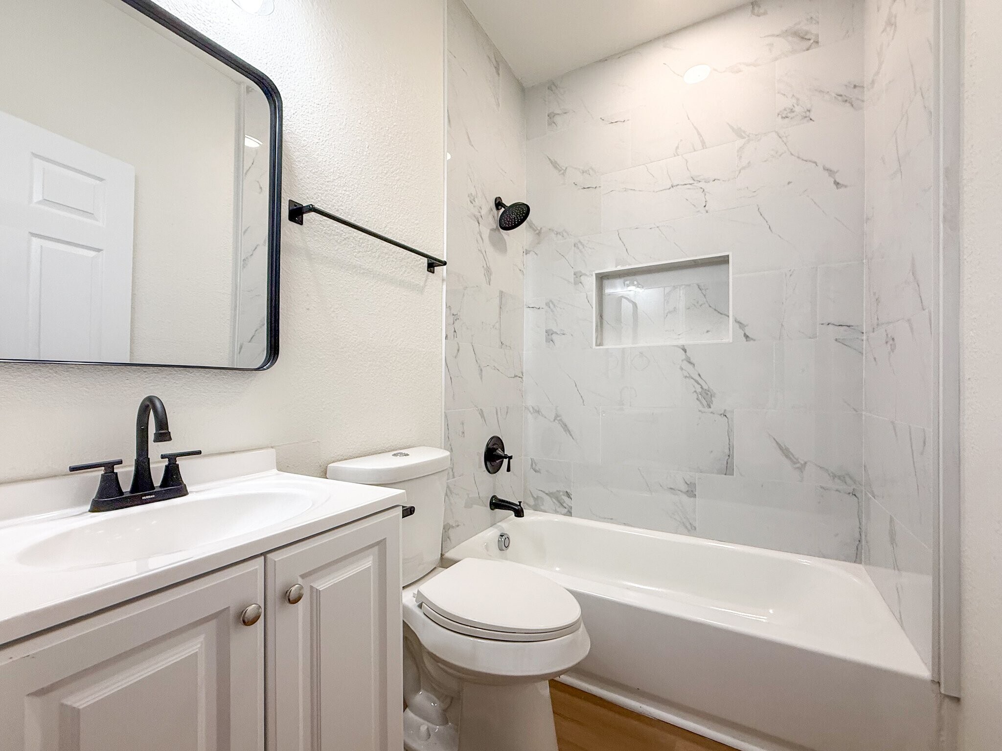 Building Photo - 242 Vine St