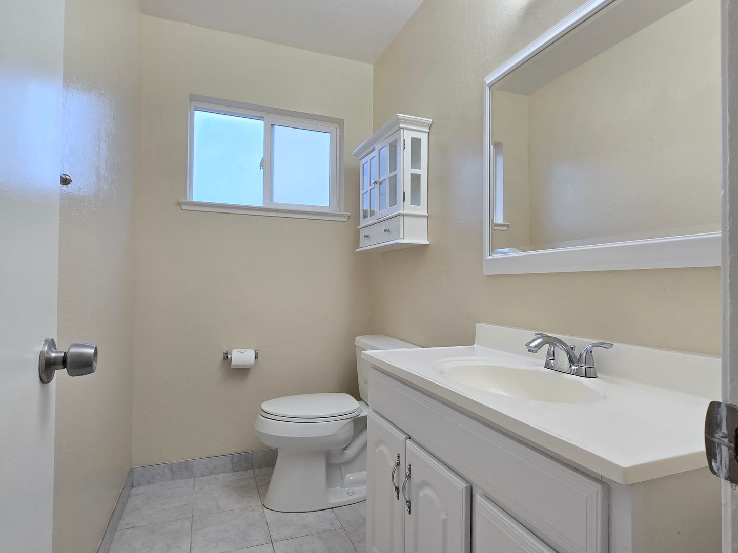 Building Photo - 1586 Parkview Ave