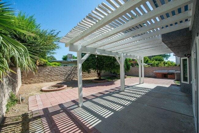 Building Photo - 20227 Elkwood St