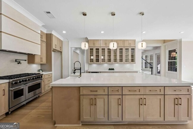 Building Photo - 6222 Bridgewood Dr