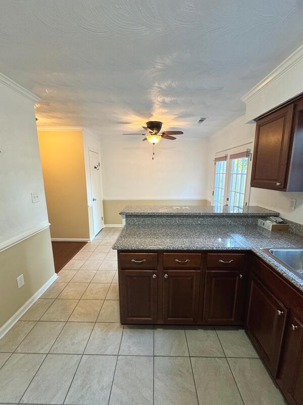 Building Photo - 1363 Battleford Dr