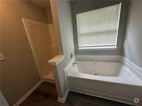 Building Photo - 980 Melrose Park Pl NW