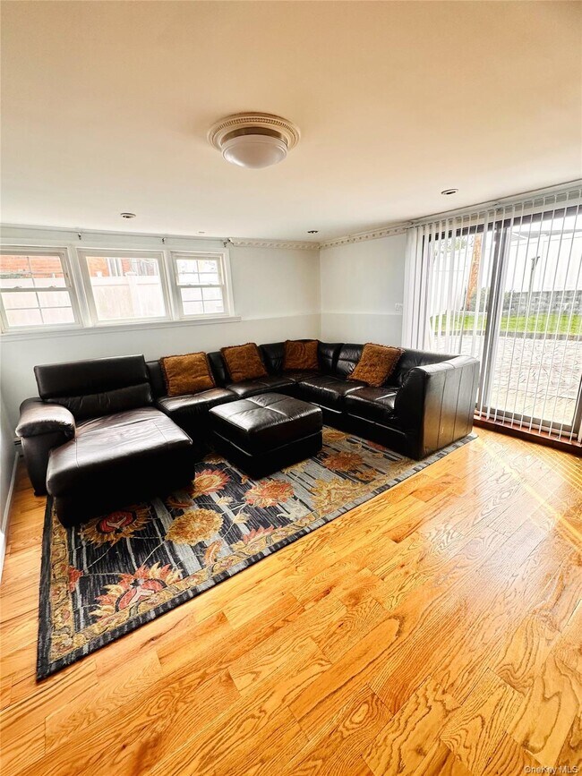 Building Photo - 310 Southwood Cir