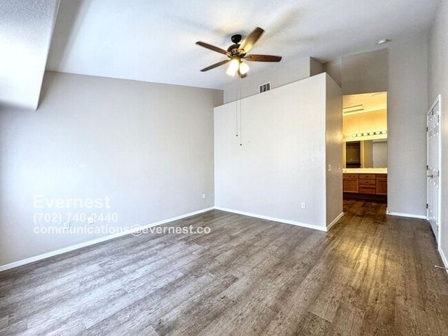 Building Photo - Comfortable 2-Bedroom Condo in Prime Locat...